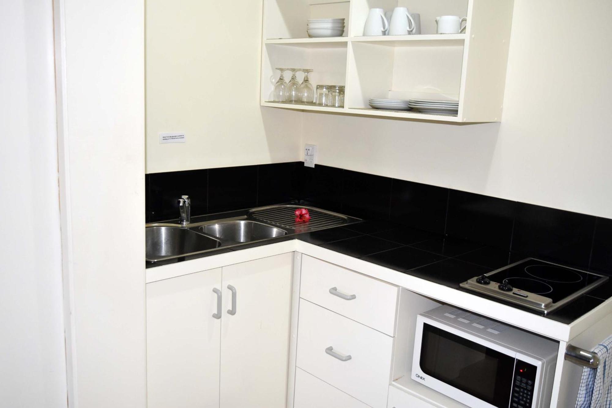 Coral Sands Apartments Раратонга Экстерьер фото