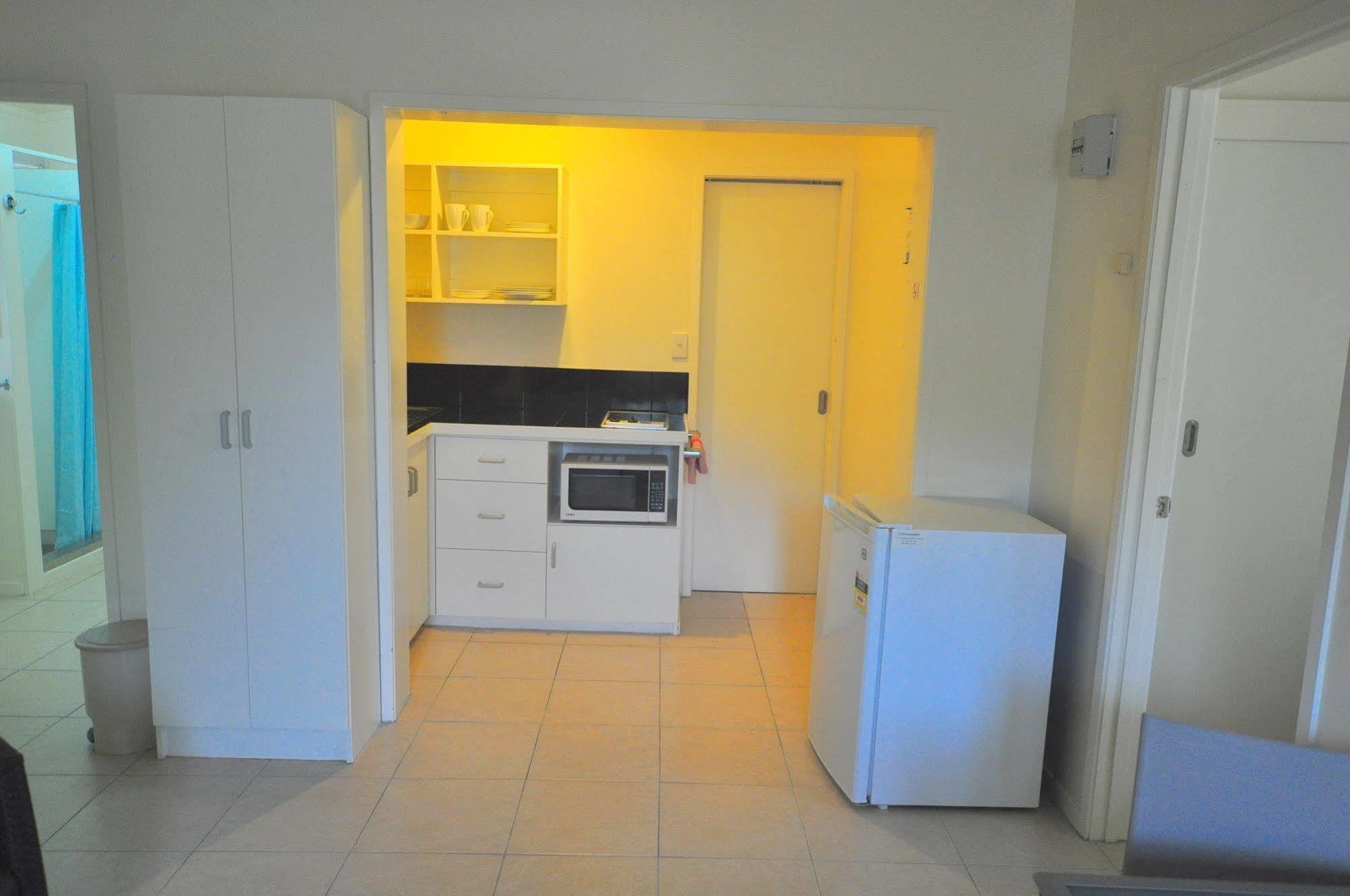 Coral Sands Apartments Раратонга Экстерьер фото