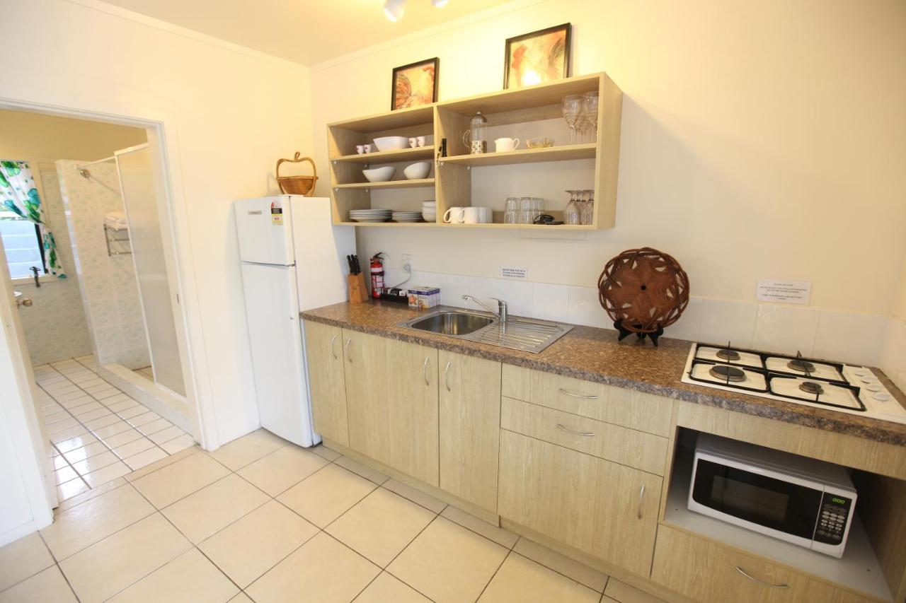 Coral Sands Apartments Раратонга Экстерьер фото